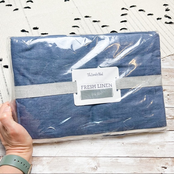 The Land of Nod Other - The Land of Nod Fresh Linen Crib Skirt Blue White Cotton